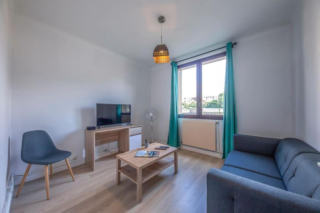 Appartement Au Bord De La Leysse A Chambery Luaran gambar